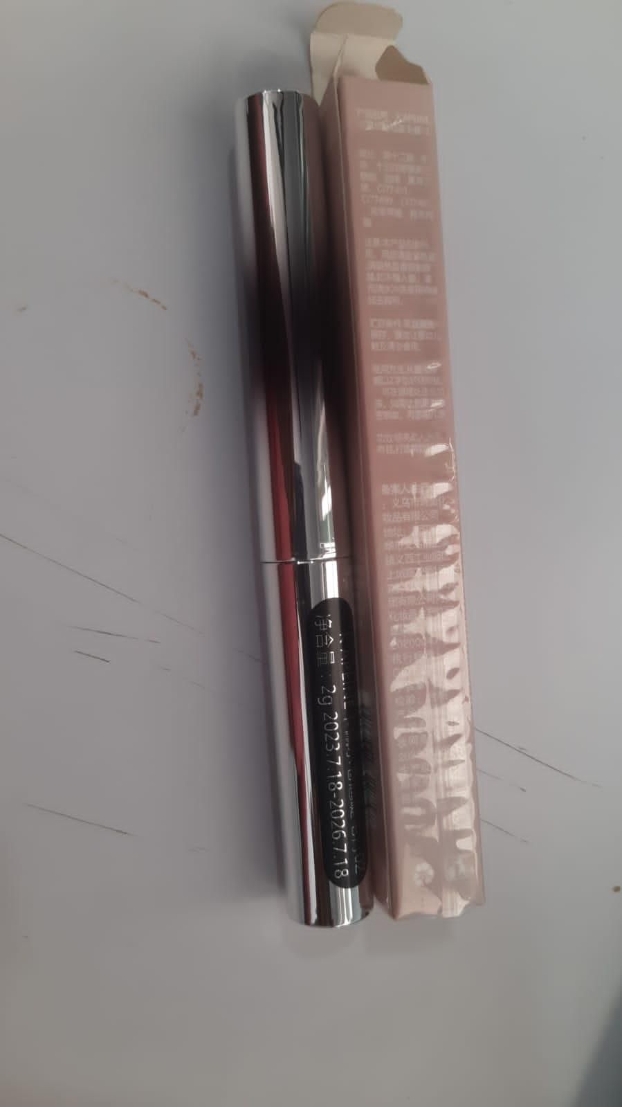 Iron Brush Mascara – Volumizing & Lengthening Lash Definer